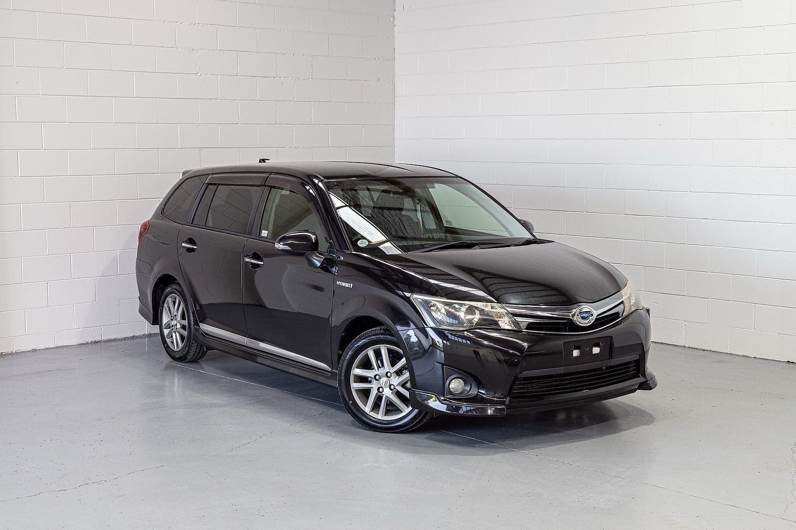 2014 Toyota Corolla FIELDER HYBRID G AERO TOURER WXB