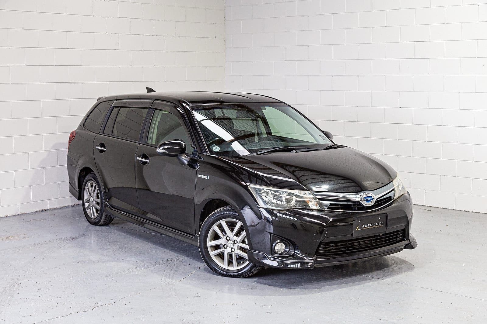 2013 Toyota Corolla FIELDER HYBRID G AERO TOURER WXB
