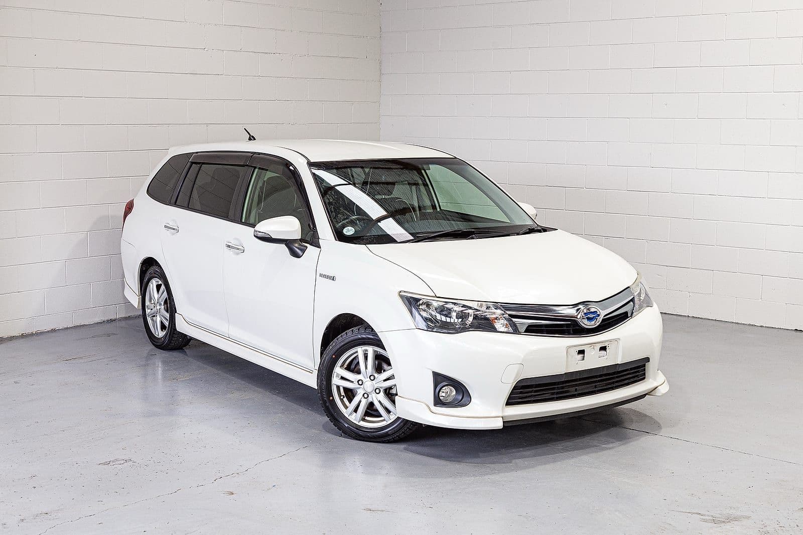 2014 Toyota Corolla FIELDER HYBRID G AERO TOURER WB