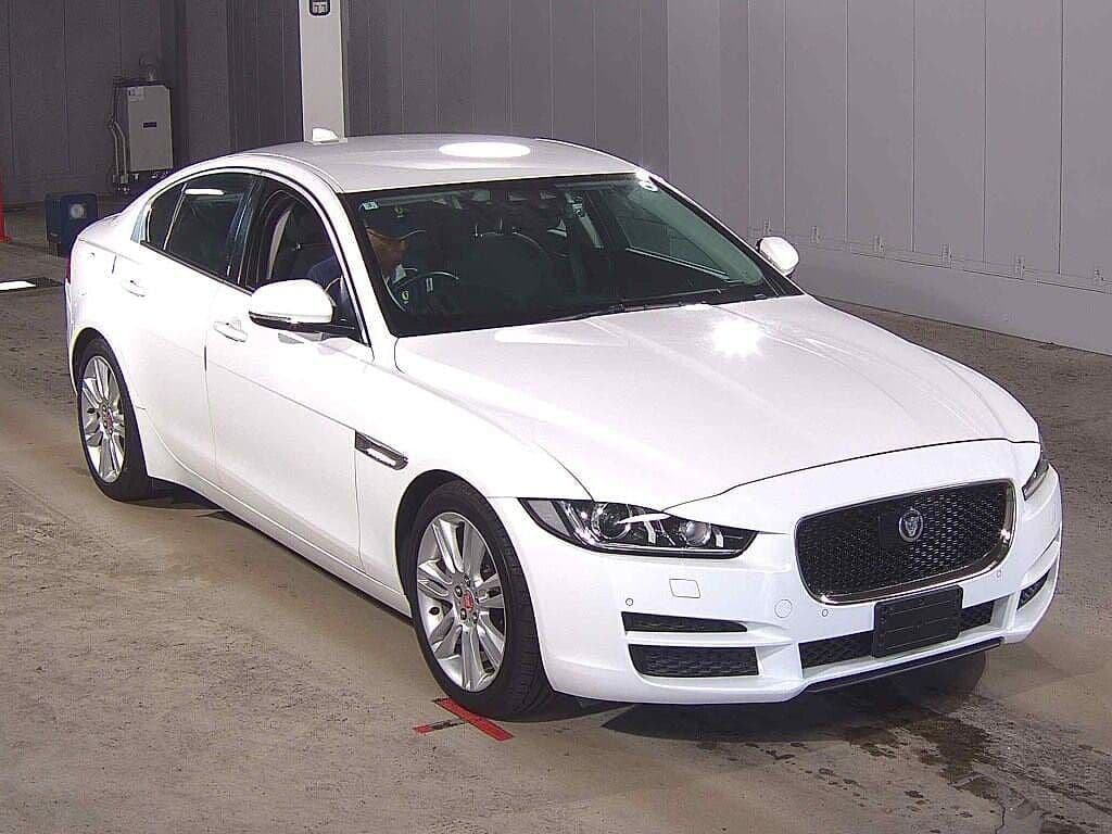 2019 JAGUAR XE